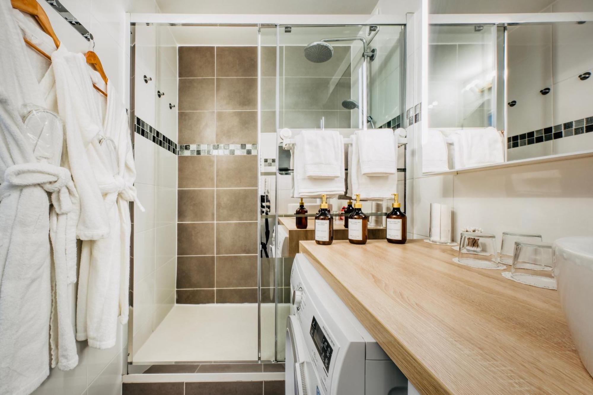 Myjolieparishome - King Size Bed, Ac Living Room, Balcony Appartement Parijs